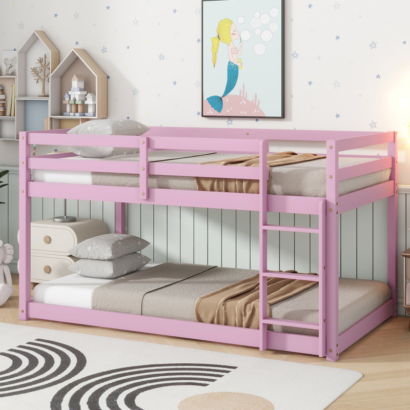 Lit superposé simple au-dessus d'un lit simple en bois massif avec échelle, Pink