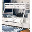 Lit superposé simple au-dessus d'un lit double avec traverses blanches
