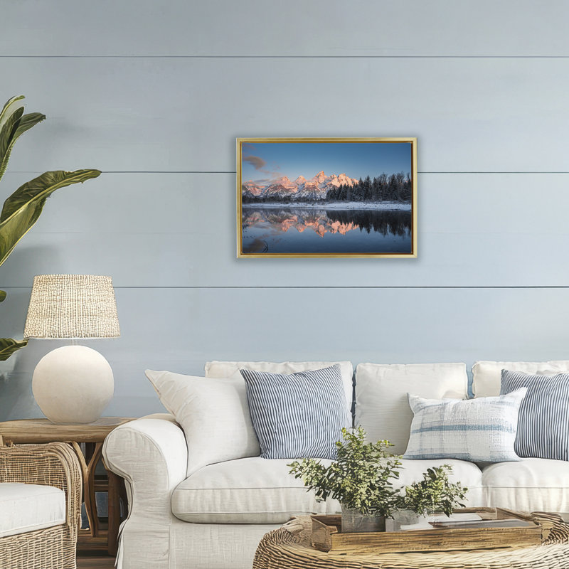 Cadre flottant Grand Morning View, design par Jared Kreiss, H 17 po x l 25 po, Cadre flottant métallique doré