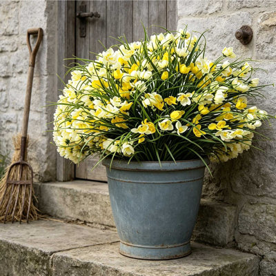 16 paquets de fleurs artificielles pour l'intérieur et l'intérieur de fausses jonquilles artificielles résistantes aux rayons UV pour la maison à l'extérieur du jardin