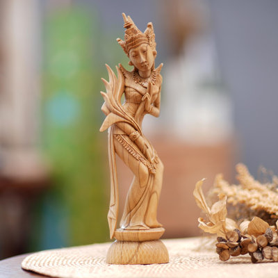 Sculpture en bois faite à la main Dewi