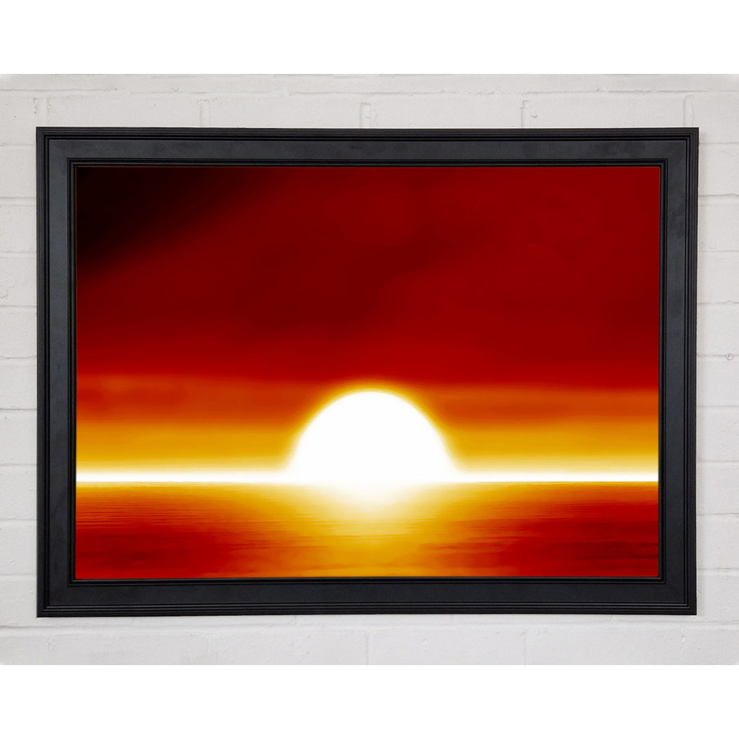 Surrealer orangefarbener Sonnenuntergang Gerahmter Druck