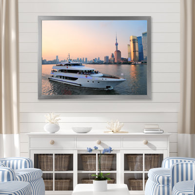 " Yacht In Shanghai Bay "