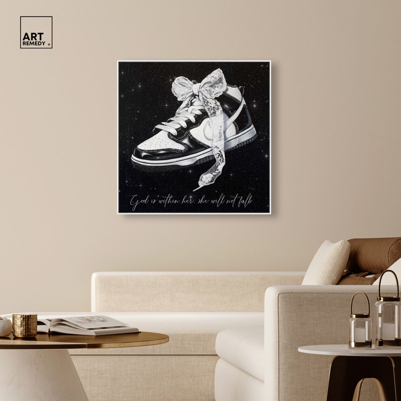Art Remedy «God is with Her Sneaker», art mural chrétien, toile encadrée, cadre blanc, 40 x 40, H 41 po x l 41 po