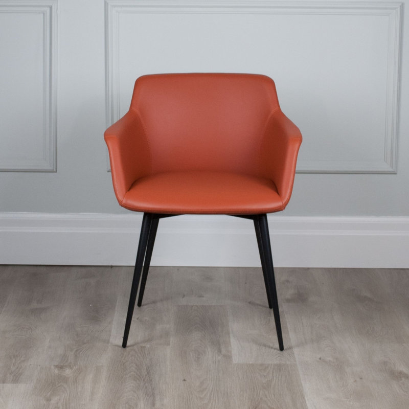 Chaise avec accoudoirs rembourrée Kashum, Cuir terre cuite