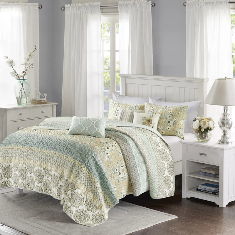 Willa 6 Piece Cotton Quilt Set with Throw Pillows, Green, King/Cal.King Coverlet+2 King Shams+3 Throw Pillow