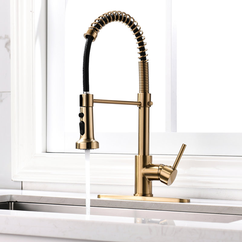 Fashionable Kitchen Faucet In Brushed Gold, Pull Down Spray, To Fingerprints, Ceramic Filler Gold With Pull-Down , Multi-Functional Outlet Water, Easy Use, Brass