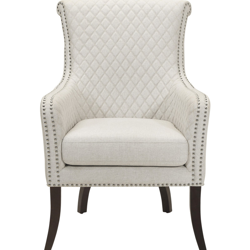 Fauteuil d'appoint classique de luxe beige avec coussin de siège réversible, tissu texturé, garniture cloutée, pieds en bois à finition apparente, fabrication en bois massif et contreplaqué mesurant 33 po de largeur, dossier à coutures losangées