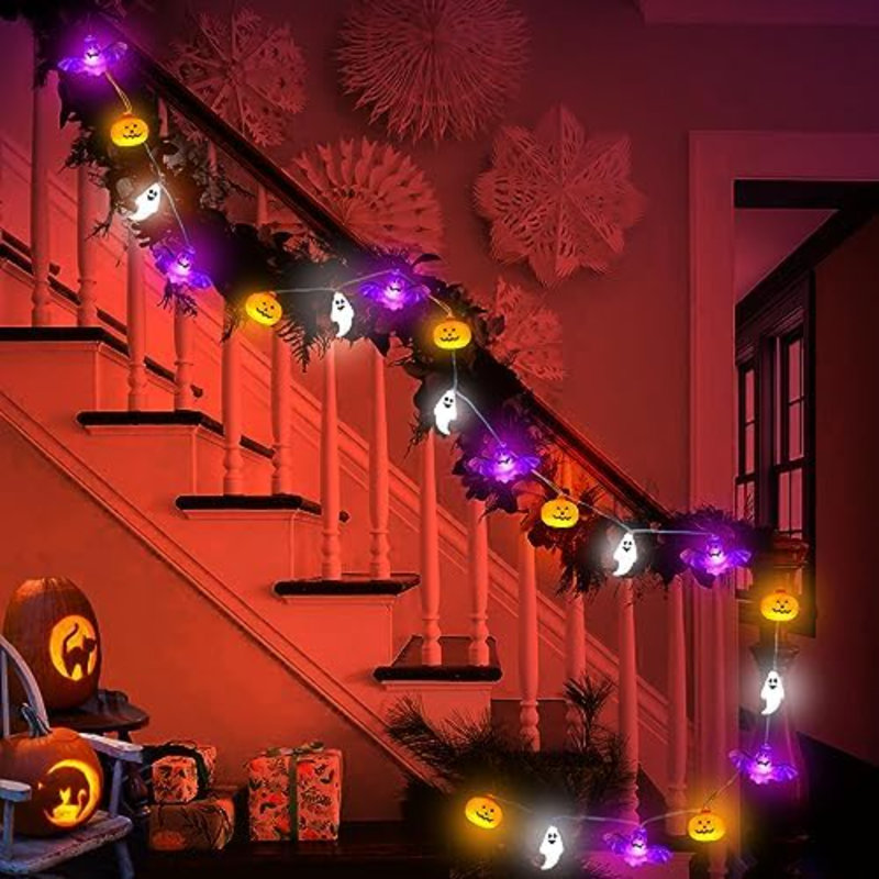 Halloween String Lights, 16.4FT 30 LED Pumpkin Bat Ghost Battery Operated Orange And Purple Lights Strobe 8 Lighting Modes Timer Fairy Indoor Outdoor Window Front Porch Decor Party Decorations