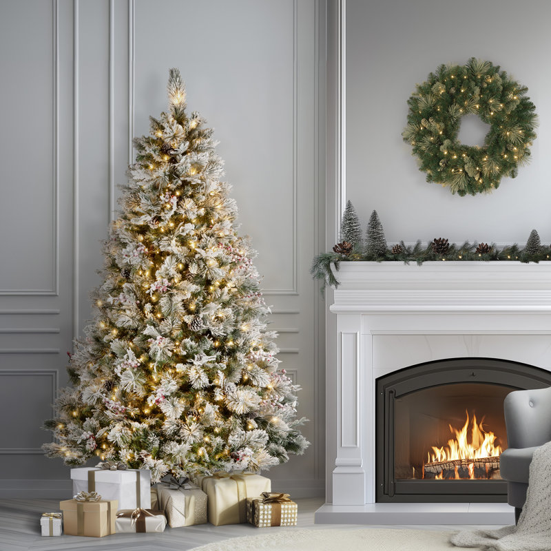 Snowy Bedford 7.5' Frosted Green Pine Artificial Christmas Tree with 700 Clear Lights