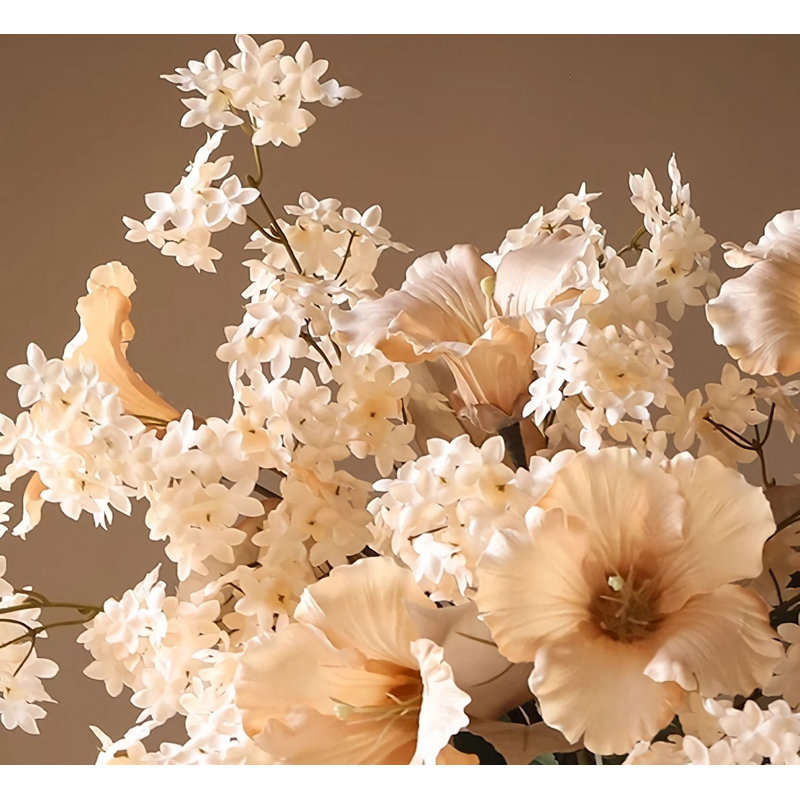 Ornement en forme de bouquet simulé