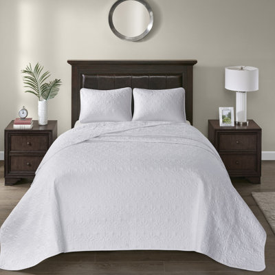 Reversible Bedspread King White - Disclosing Stunning Quilting Pre-washed Cotton Filling For Comfort Includes And Two Shams Machine Washable Size In Presenting Graceful Element A Relaxing Night