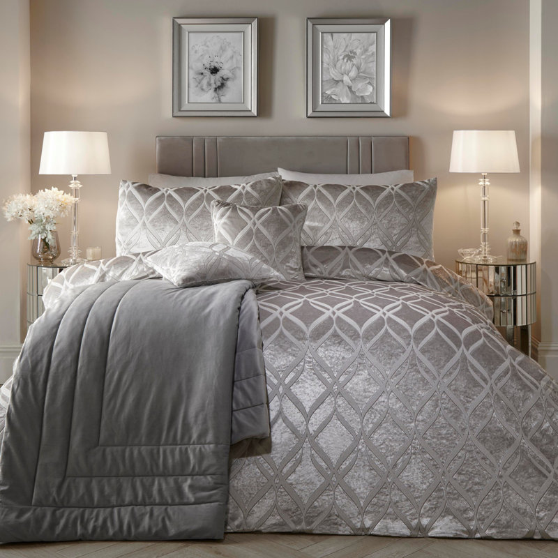 Velvet Geometric Shapes Duvet Cover Set with Pillowcases Included, Kingsize - 2 Standard Pillowcases, Silver