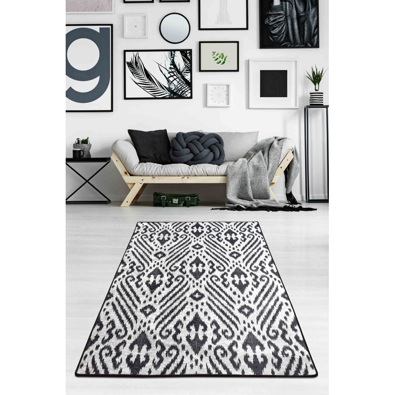 Durable Hall Carpet (2.6 x 6.6 ft) | 100% Polyester, Pile Height: 0.2 in, Total Thickness: 0.4 in | Antibacterial, Non-Slip Underside, Machine Washable | Ideal for Home Entryways, Elegant and Functional Design