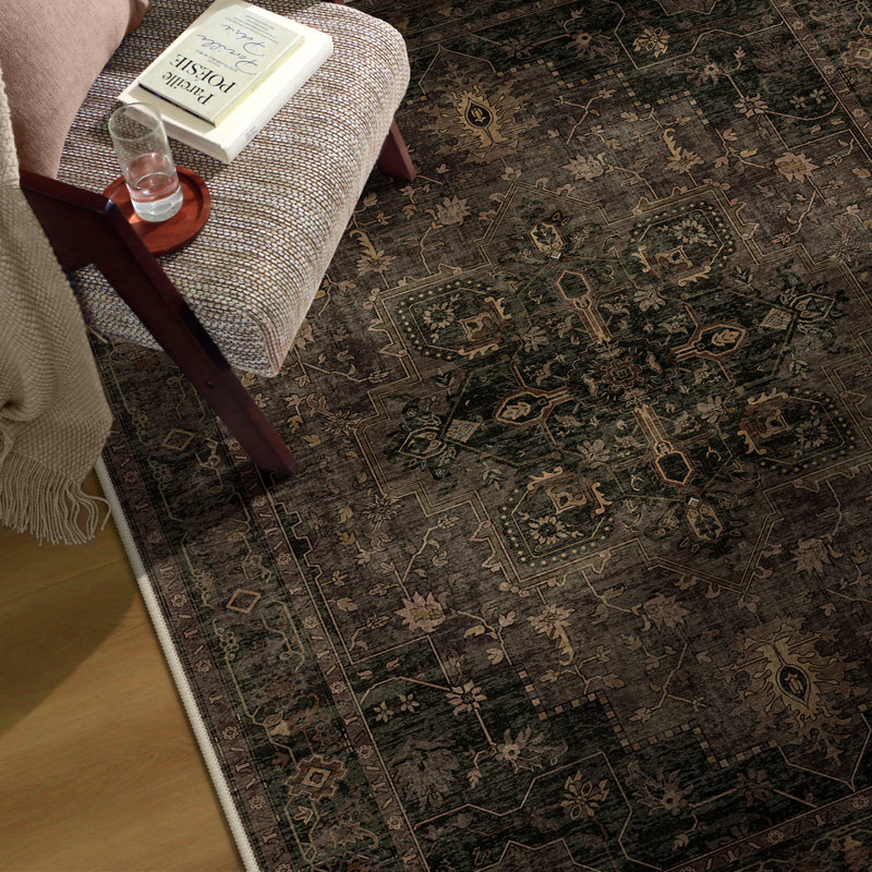 Tapis de couloir oriental performance gris anthracite / chocolat Tiyler 2 pi x 6 pi, lavable à la machine