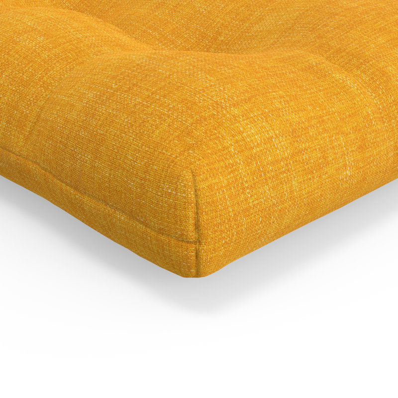 Coussin de chaise uni intérieur / extérieur Latitude Run®, L 17,5 po x P 17 po, Jaune