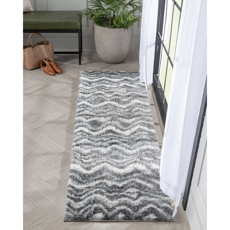 Celeste Chevron Shimmer 5'x7' Gray Synthetic Shag Rug