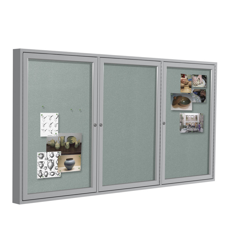 Babillard fermé en vinyle 3 portes avec cadre en satin Ghent, Ivoire, H 4 pi x l 8 pi, Bronze