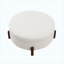 Pouf de rangement rond en tissu crème Teddy de 84 cm (33 po), repose-pieds et assise rembourrée en mousse, pieds en bois de noyer, tabouret moderne pour salon, chambre ou entrée.-795734390