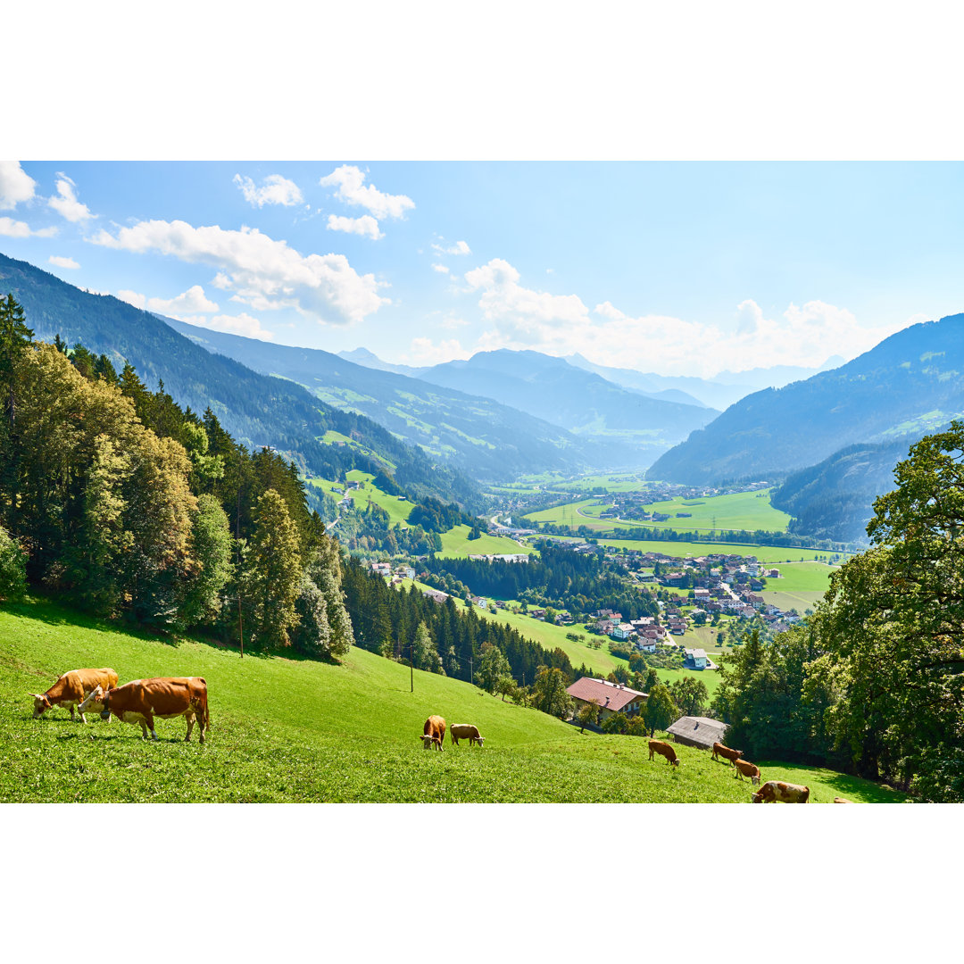 Leinwandbild View Over Beautiful Valley Zillertal