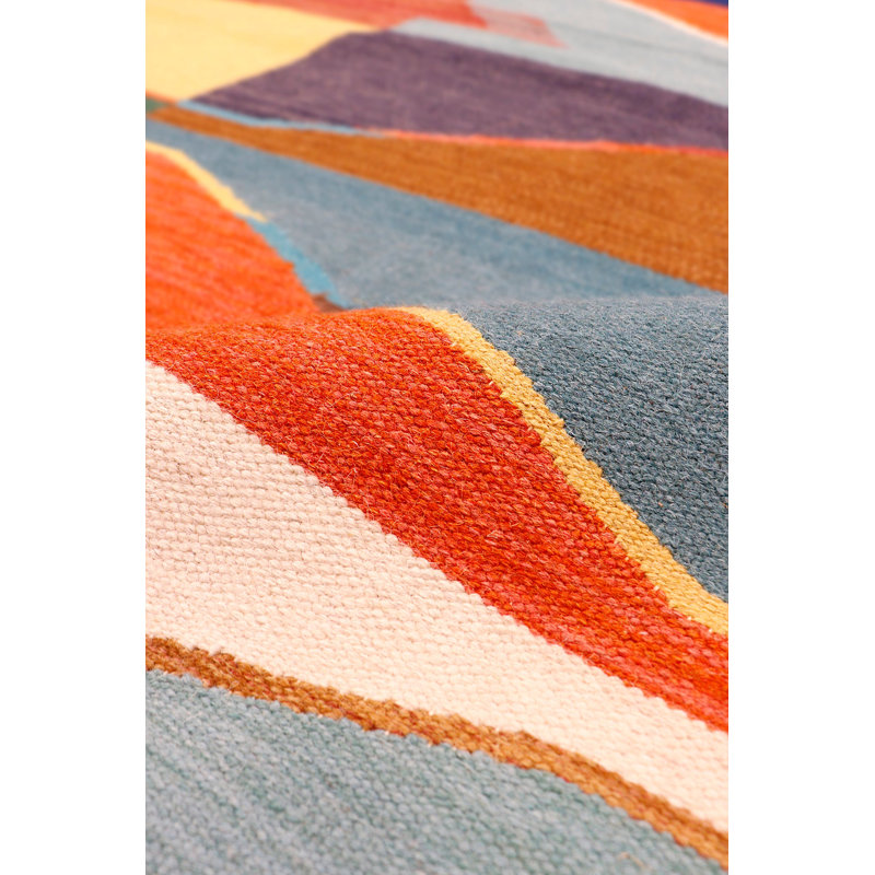 5'X8' Geometric Area Rug in Multi