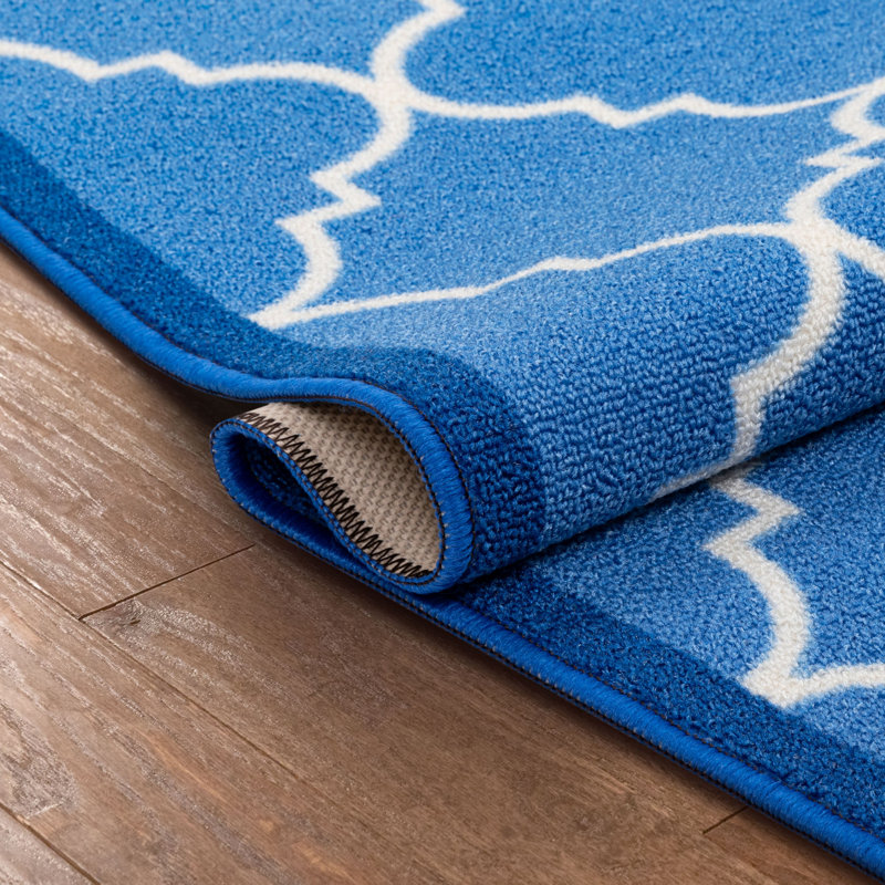 Tapis géométrique bleu à motif treillis Bethie, Rectangle 7 pi 10 po x 9 pi 10 po