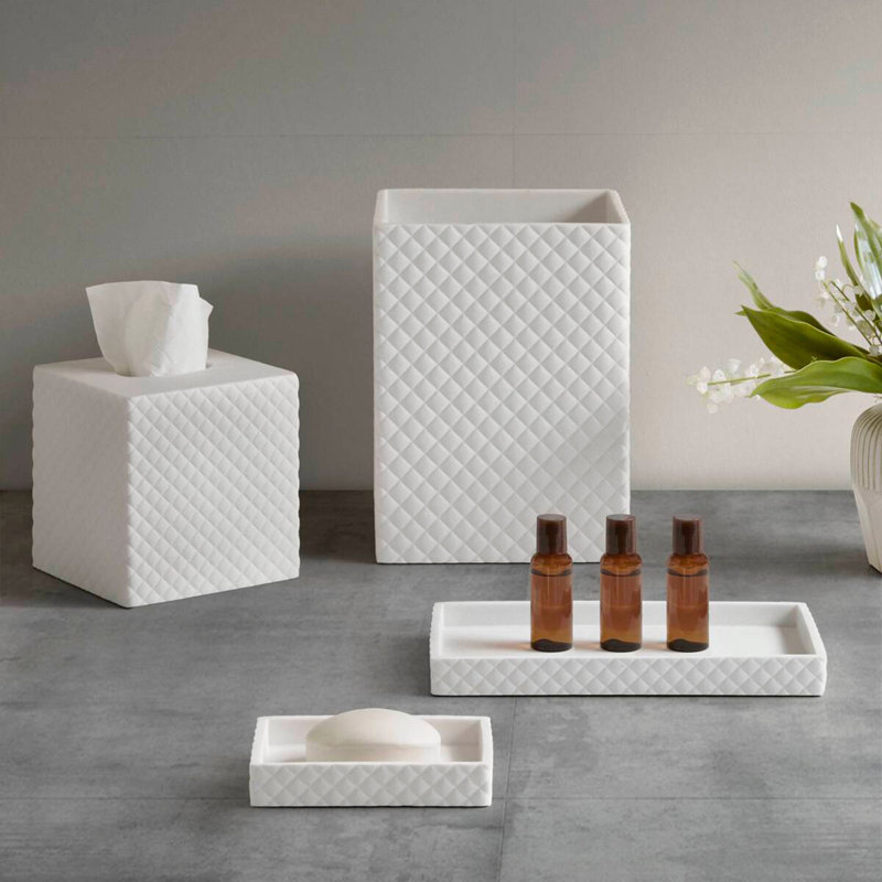 One Size Bath Accessories Set, White