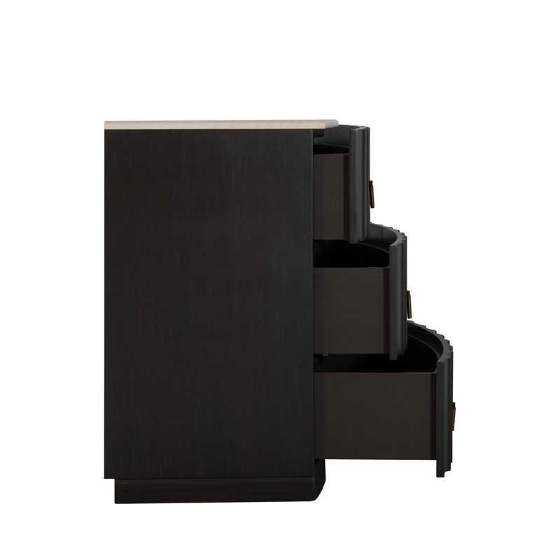 Sergio Chest