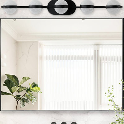 Applique murale noire pour salle de bain - 5 ampoules DEL, abat-jour en verre givré, effet antibuée décoratif et longue durée de vie. Convient aux meubles modernes et résistants à la corrosion.