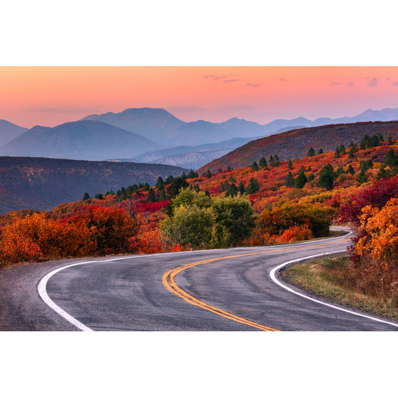Winding Mountain Road - Photographie sur toile tendue, L 30 po x H 20 po