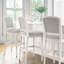 Tabouret de 31 po blanc avec assise et dossier rembourrés gris, pieds texturés tournés pour la table de pub orné d'une hauteur de bar de 31 po