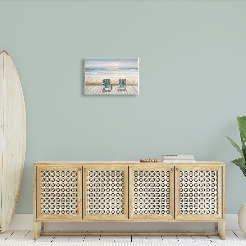 "Chairs with Beach Sunrise" par Amber Sterling, H 13 po x l 19 po