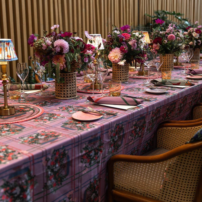 Tablecloth La Vie en Rose, 98.5" x 98.5" Square