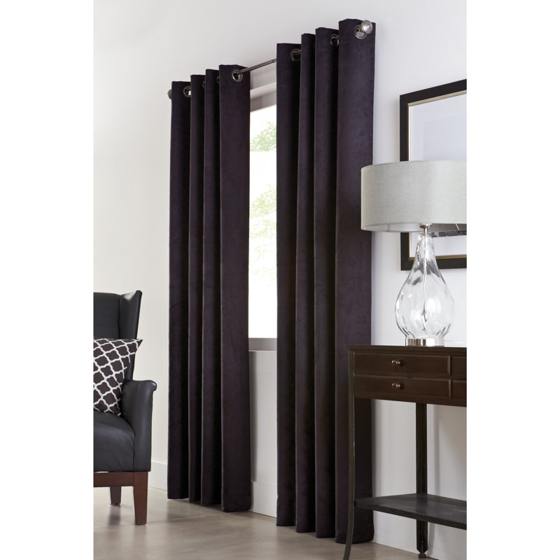Panneau de rideau occultant Bentleyville Polyester Max, L 54 po x L 63 po, Noir