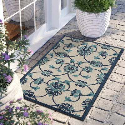 Floral Damask High-Low Power Loomed Indoor/Outdoor Area Rug