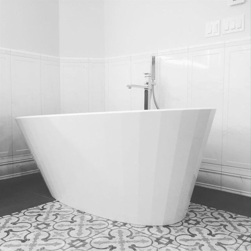 Couture 65.5'' L Freestanding Soaking Bathtub, Brushed Nickel, Matte/Glossy White
