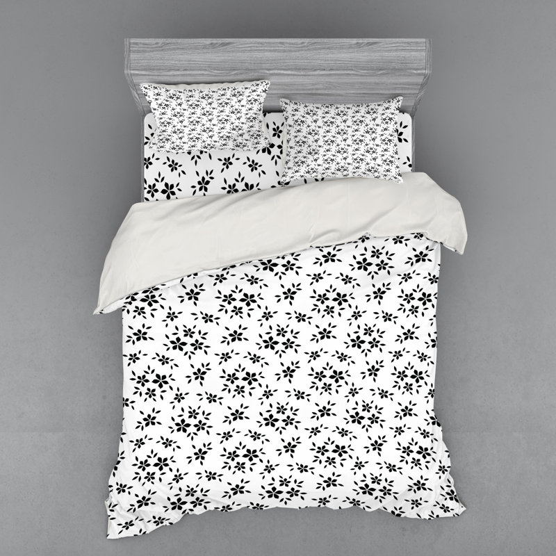 Farmhouse / Country Floral Duvet Cover, Queen Duvet Cover + 3 Additional Pieces