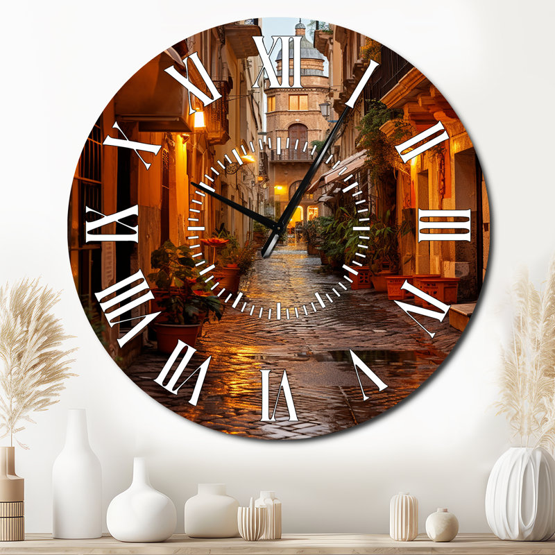 Horloge murale en Italie, Surdimensionné