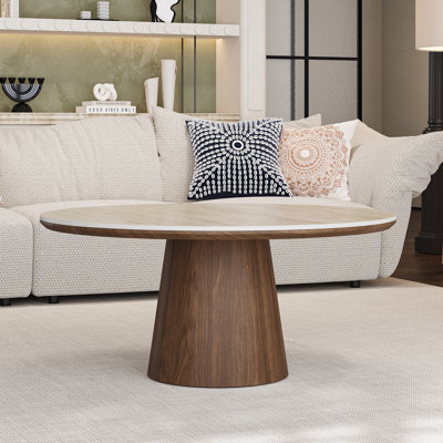 Table basse ronde de 35,4 po à dessus en pierre de travertin, table basse à dessus en pierre frittée avec piédestal à finition noyer, table centrale circulaire moderne pour le salon