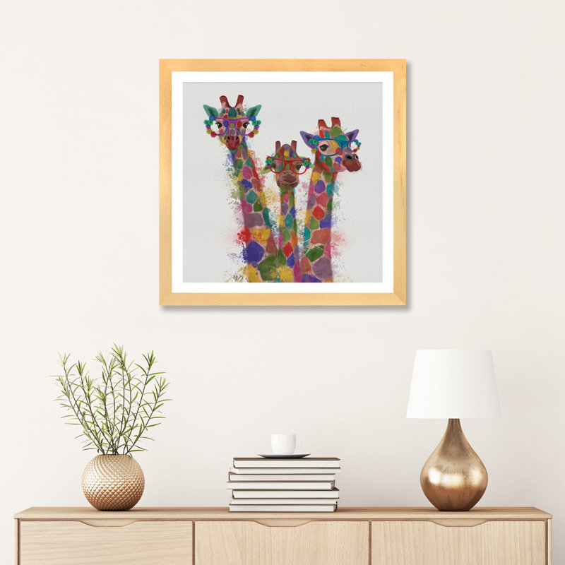 «Rainbow Splash Giraffe Trio» - reproduction, H 24 po x l 24 po x p 1 po, Papier bois naturel