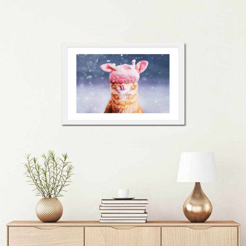 «Kotleta's Snowfall» par Hobopeeba - reproduction de photo, Blanc, H 16 po x l 24 po x P 1 po, Papier encadré blanc