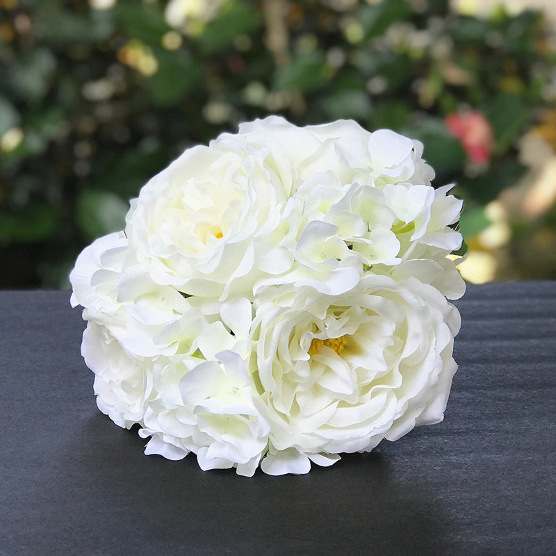 Arrangement floral artificiel pivoine, Crème