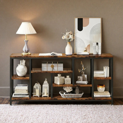 Table d'appoint attrayante, canapé rustique, console