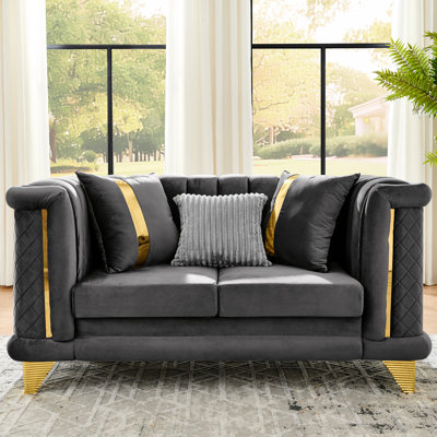 Canapé d'angle gris de 175 cm (69 pouces) en velours victorien de luxe, style milieu du siècle, avec texture brodée et finitions dorées, dossier, coussins raffinés, assise moelleuse pour le salon, 3 coussins inclus