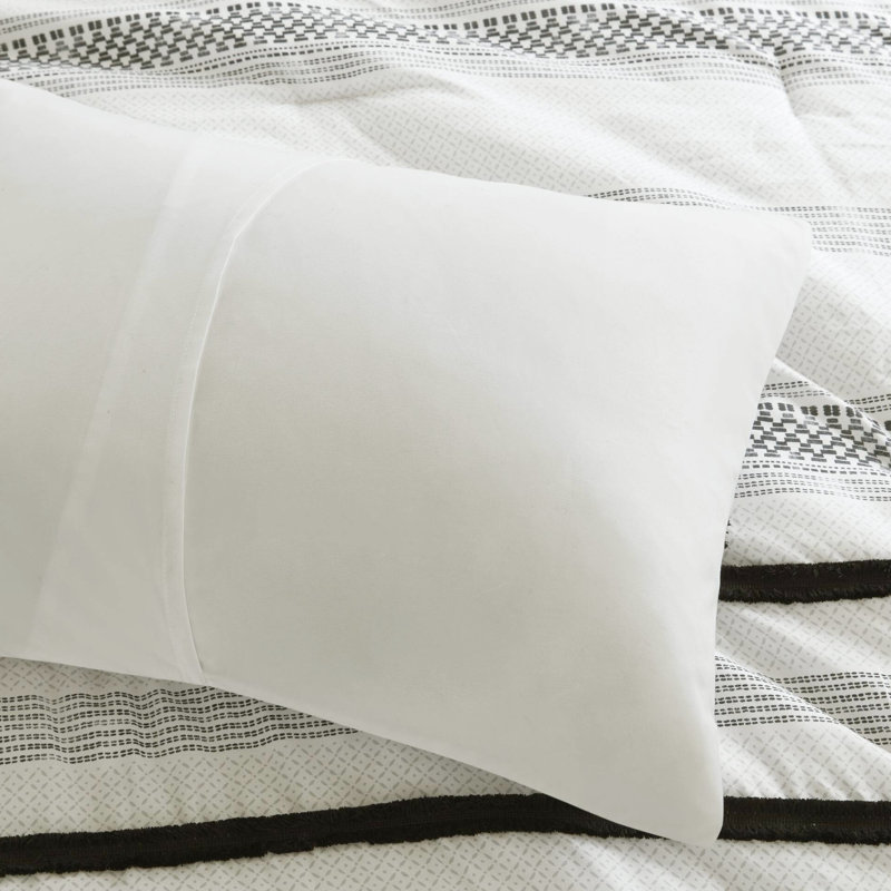 Ensemble de literie à rayures 7 pièces pour très grand / très grand lit. Fabriqué en microfibre. Assure un confort durable. Et stable. Motif charmant. Convient à divers esthétiques de chambre à coucher. Pour réduire le rétrécissement. Simple poignée - très grand