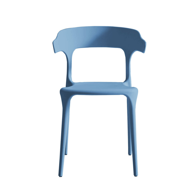 Un ensemble de 4 chaises empilées, Bleu