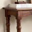 Console en bois massif de style américain.-500185792