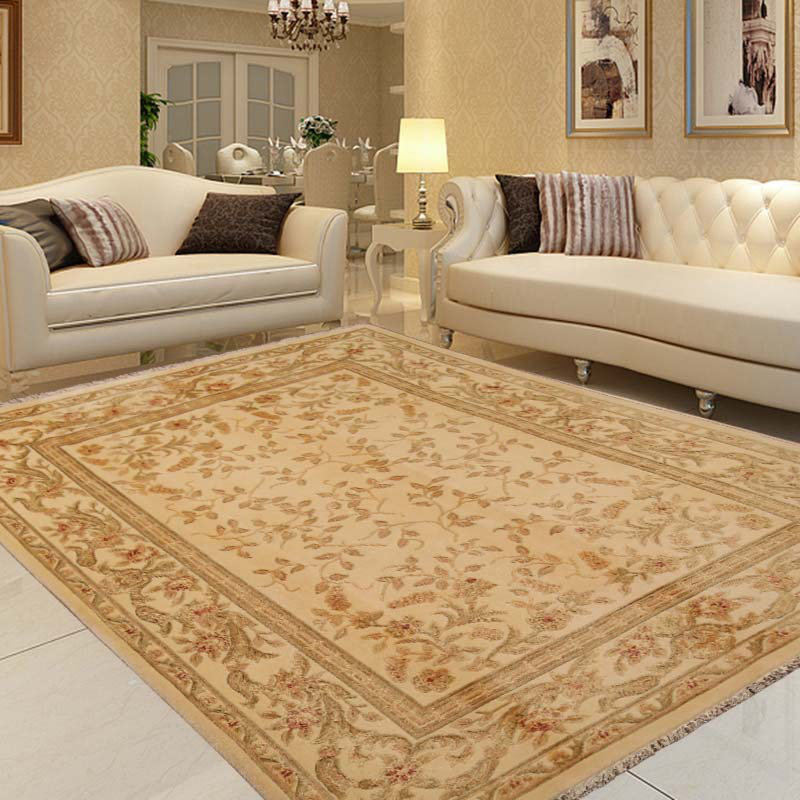Luckyland Wool Oriental Area Rug in Beige, Rectangle 3' x 4'10"