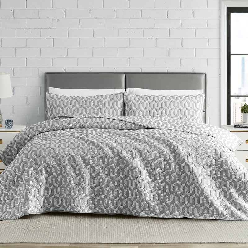 DESIGN STUDIO Torino Geo Soft Woven Matelasse Reversible Jacquard Cotton Blend Quilt Set, King  Quilt + 2 King Shams, Gray