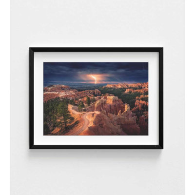 «Lightning Over Bryce Canyon»: paysage de tempête dramatique